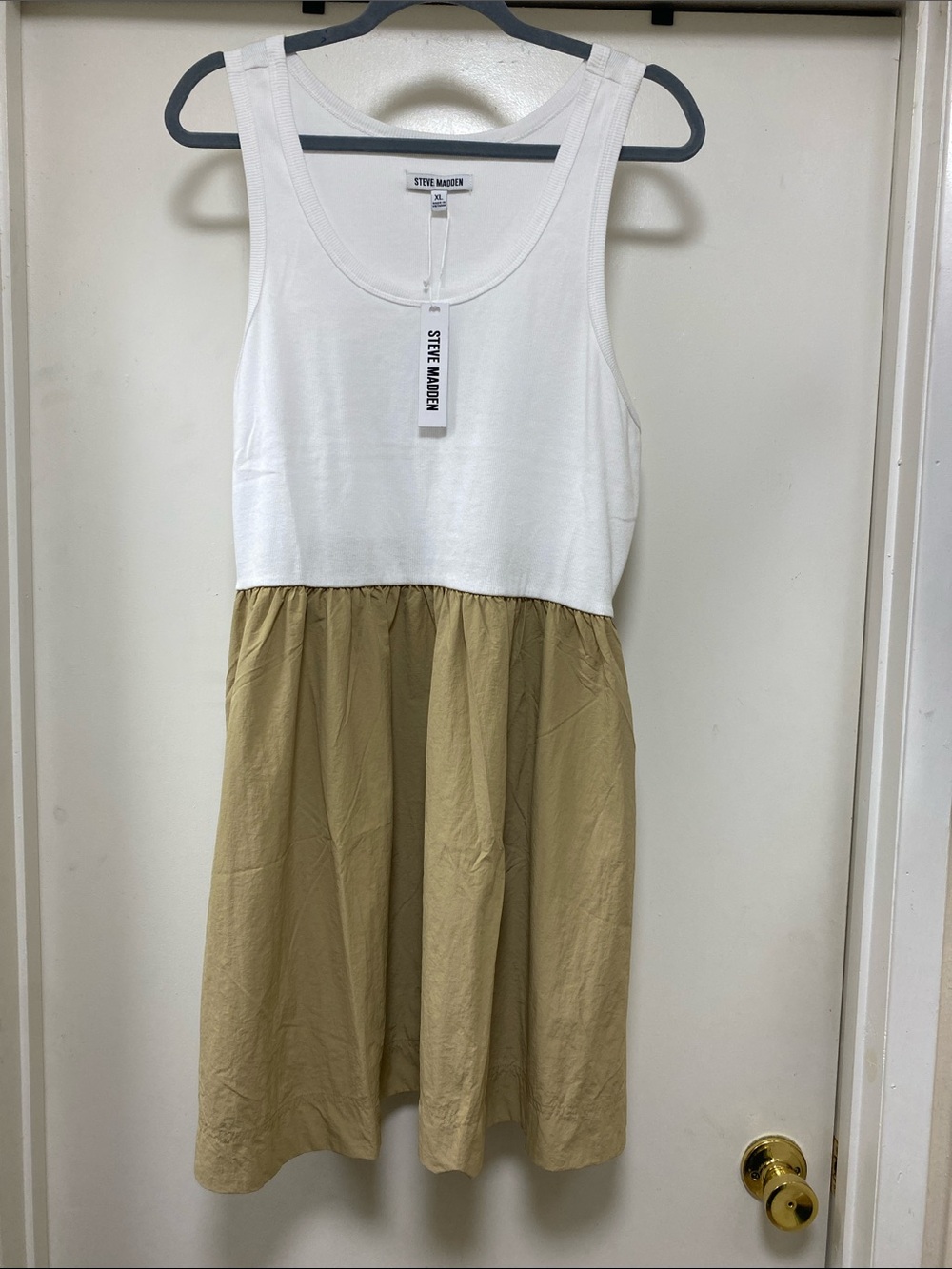 Steve Madden White & Tan Sleeveless Casual Dress